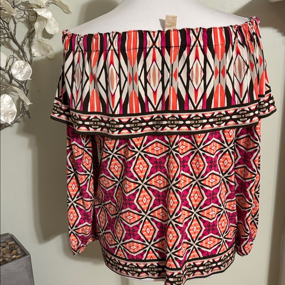 Chico's Red Pink Geometric Off Shoulder Blouse Size 1 - Picture 4 of 4